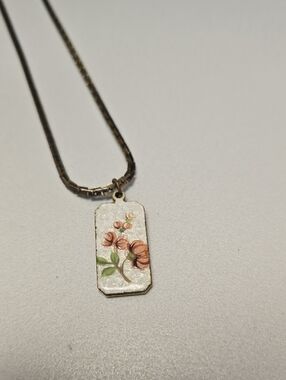 Floral Rectangular Pendant Necklace - White & Pink